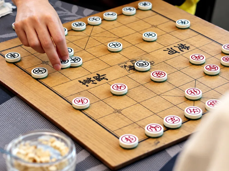 Kiểm tra sự an toàn của Tướng và nước phản công của đối phương trước mỗi lượt giúp người chơi hạn chế sai lầm.